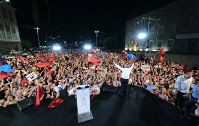 'Washington Post': Mijëra shqiptarë i bashkohen opozitës në protestë