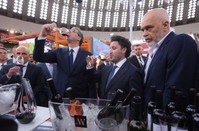 Gazeta e njohur malazeze: Abazoviç, 'ushtar' i bindur i Vuçiçit dhe Ramës