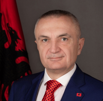 Meta mesazh të rinjve: Mos u largoni, Shqipëria ka ‘diell’ për të gjithë