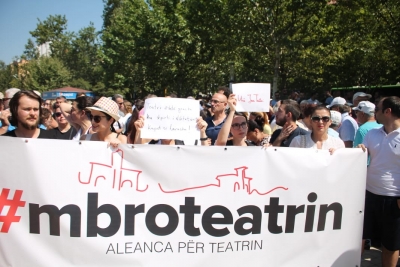 Surprizuese/ Nobelistja e famshme firmos peticionin kundër prishjes së Teatrit Kombëtar. (Ja lista e firmëtarëve të huaj)