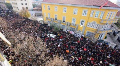 Motivimi i deputetit për studentët