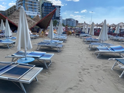 Rritja e çmimeve dhe rënia e euros, “boshatiset” plazhi i Shëngjinit