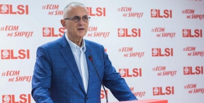 Petrit Vasili:Zot ruaje kryeministrin tonë dhe (Gjinot) e opozitës së re