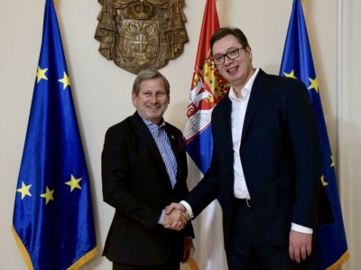 Hahn në Serbi: Normalizimi i marrëdhenieve me Kosovën, hap rrugën drejt BE