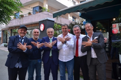 Sulejman Demollari mbush 55 vjeç, Meta: I lumtur me familjen dinamovite