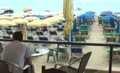 Durrësi braktiset nga pushuesit