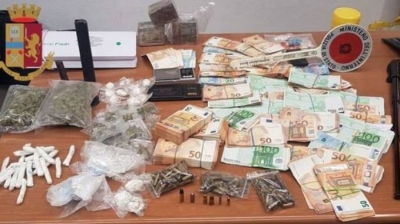 Arrestohen dy vëllezërit shqiptarë në Itali, kishin 63 mijë euro dhe drogë në shtëpi