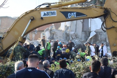 Tragjike/ Dalin pajetë nga rrënojat tre anëtarë të një familje, mes tyre një 6 vjeçare