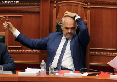 FOTO/ 83 përqind e shqiptarëve besojnë se zgjedhjet janë vjedhur nga Rama