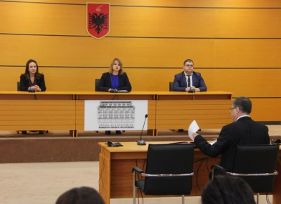 Altina Xhoxhaj, gjyqtarja e tretë nga Kushtetuesja në sitën e vettingut