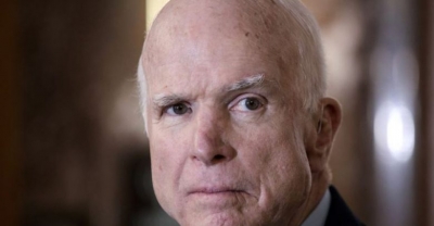 Kanceri mposht senatorin John McCain, merret vendimi i vështirë