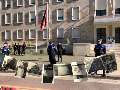 LETRA/ U dhunuan nga policia, studentët kërkojnë ndihmë te Ambasadat