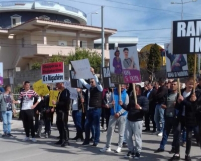 VIDEO/ Pamje të reja të dhunës së policisë ndaj protestuesve në Fier