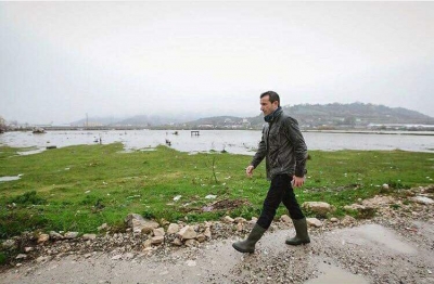 "Hyjni" Veliaj, si e parashikoi shiun/ Më herët parashikonte martesën e polices