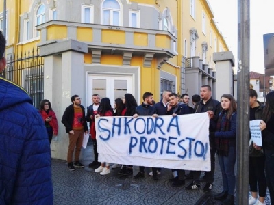 Studentët e Shkodrës dhe të Gjirokastrës i bashkohen protestës