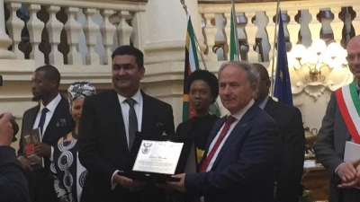 Motivacioni/Shteti i Afrikës së Jugut nderon Zenel Hoxhën me “Certifikatë Mirënjohje”