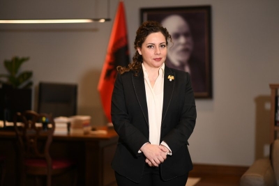 'Me certifikatë sigurie të NATO-s'/ Pse ministrja Xhaçka punësoi motrën e Dumanit në zyrën e sekreteve?