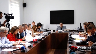 Rilindja rrëzon dekretet e presidentit, vazhdon vjedhja e 280 milionë euro të rrugëve