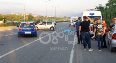 Kamëz, përplaset për vdekje këmbësorja, largohet shoferi