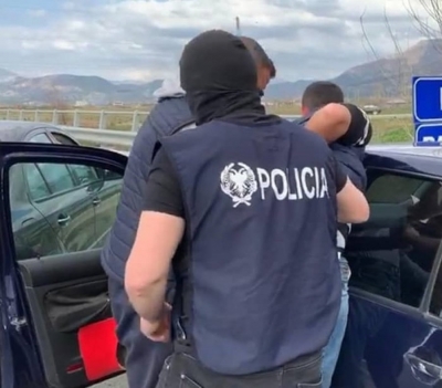 Policia arreston 3 vëllezërit shkodranë që mbillnin kanabis në hone