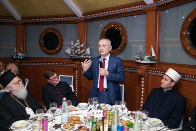 Presidenti Meta në iftarin e Komunitetit Mysliman të Shqipërisë