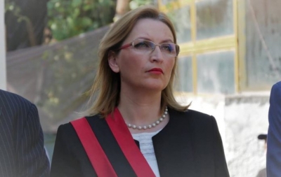 Voltana Ademi nuk lëviz nga zyra, banda në qeveri plan për ta pushtuar Bashkinë