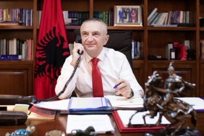 Presidenti Meta zhvillon biseda telefonike me drejtuesit shqiptarë të pushtetit vendor në Preshevë, Bujanoc e Medvegjë