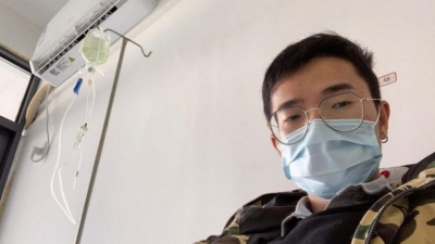 Fitoi betejën me koronavirusin, rrëfehet kinezi: Po festonim vitin e ri, befasisht ndjeva temperaturë të madhe në trup, më kapi paniku…