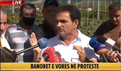 Banorët e Vorës në protestë kundër ndërtimit të rrugës dytësore: Nuk na ka pyetur askush. Preket qendra dhe 70 objekte