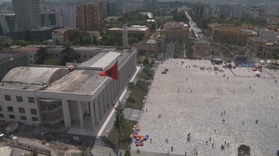 Tkurret më tej popullsia, Shqipëria me 2.86 mln banorë