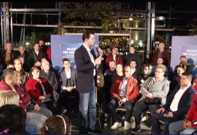 Basha me biznesin e vogël në Fier: PD ka një projekt të qartë për rimëkëmbjen e ekonomisë