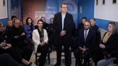 Fushatë apo 'vaki' - Kandidati i Bashës prezantohet si humbës në takim