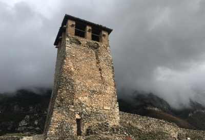 &quot;Mos hiqni asnjë gur nga monumentet historike, prisni restauratorët …&quot;