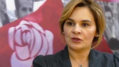 Kryemadhi: Djegia e mandateve, mënyra më e mirë për të denoncuar pushtetin autokrat të Edi Ramës