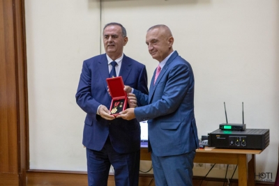 Biznesmeni i suksesshëm dibran Faik Bruçi dekorohet nga Presidenti Meta me titullin &quot;Mjeshtër i Madh&quot;