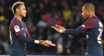 Neymar ose Mbappe, njëri prej tyre pritet të zëvendësojë Ronaldon