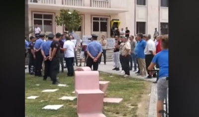 Qytetarët i shkojnë për “llogaridhënien”, Rama i ndalon me polici (VIDEO)