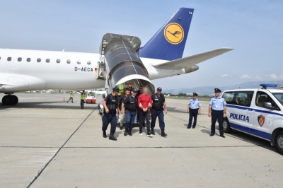 VIDEO-FOTO/ Pamjet e ekstradimit të Arbër Çekajt