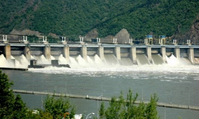 Mbytet një person në digën e HEC-it