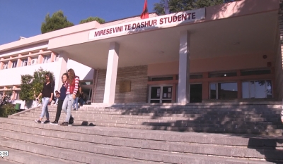 Tre degë nuk hapin dyert në Universitetin e Gjirokastrës