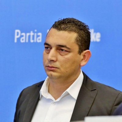 Të sulmosh Bashën, apo të dhurosh edhe zgjedhjet 2021…