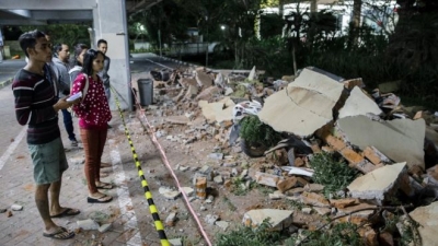 Dhjetra të vdekur nga tërmeti shkatërrues në ishullin turistik