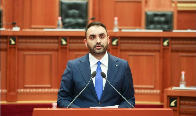    Kelliçi lë mandatin e deputetit: Zbres në fushë për t’i dhënë drejtim Tiranës