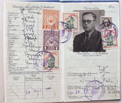 1944/Pasaporta e Dhimitër Fallos pas vrasjes nga komunistët (fotografia)