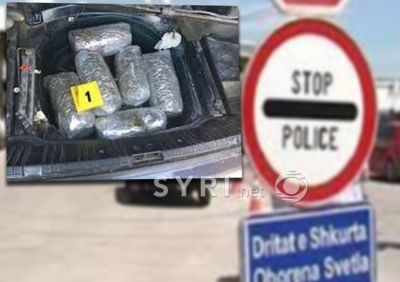 Tentoi të kalonte 20 kg drogë drejt Malit të Zi, arrestohet 27 vjeçari