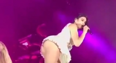 VIDEO/ Dua Lipa çmend publikun me lëvizje provokuese