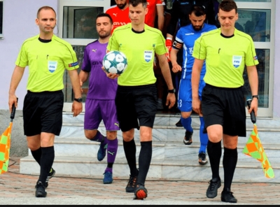 Arbitrat shqiptarë gjykojnë për herë të parë një ndeshje në Europa League