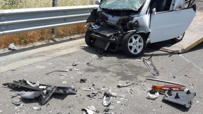 FOTO/ Aksidenti i rëndë, fëmija humbet dy këmbët, ambulanca vjen pas 40 minutash…