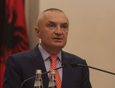 Presidenti Meta kujton “1 prillin” dhe paralajmëron: 2 marsi do hyjë në histori si nisja e ndërgjegjësimit të shqiptarëve për shenjtërimin e kushtetutës sonë