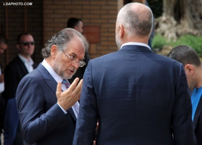 Kokëdhima: Të hetohet Edi Rama për 80 mijë dollarët e fotos me Obamën